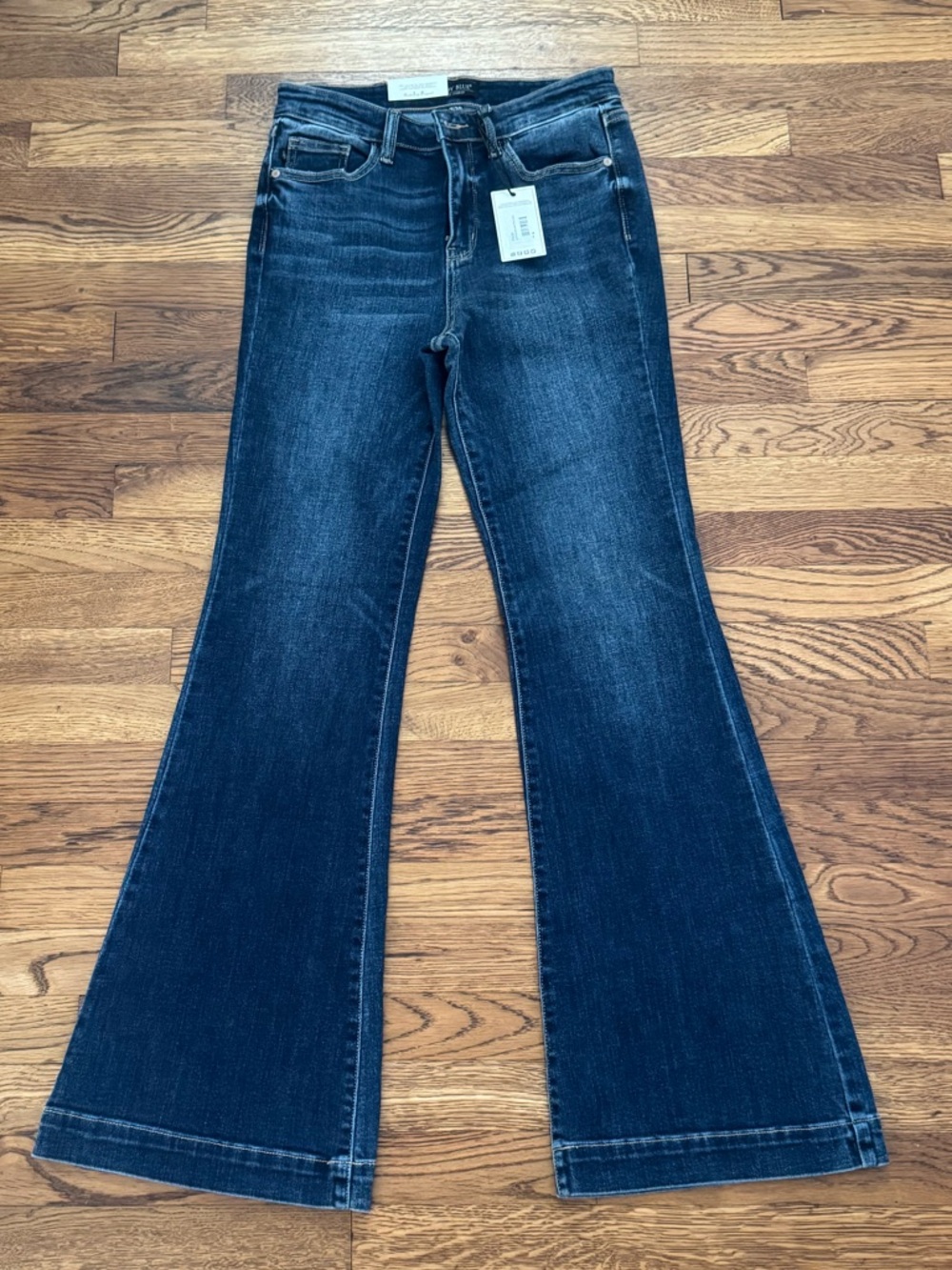 NWT Judy Blue Dark Flared Women Jeans, size 7/28